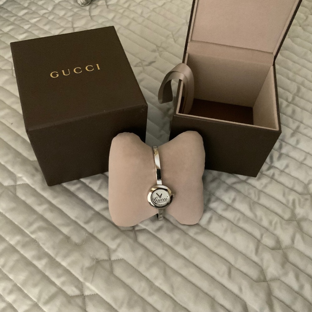 Authentic Gucci 105R Series Bangle Watch